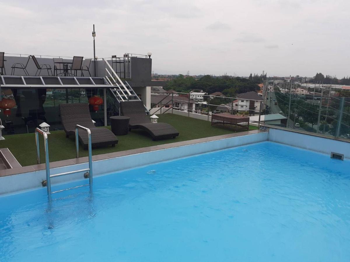 The Greenery Central Suite & Hotel Чиангмай Екстериор снимка